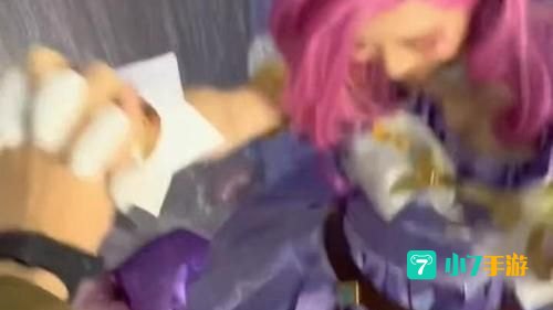 萨勒芬妮擦玻璃事件